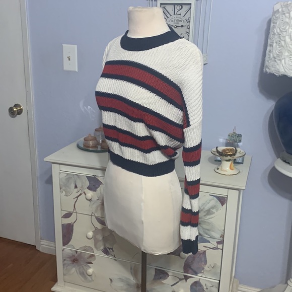 Charlotte Russe Crop Sweater - Picture 2 of 5